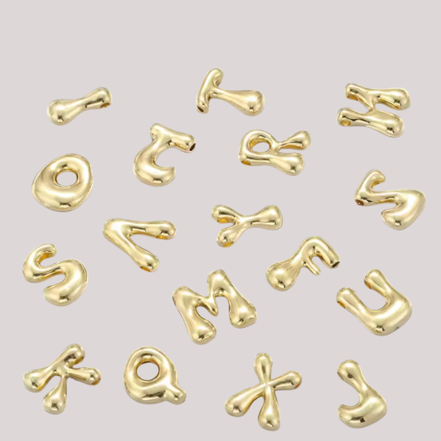 Dây Chuyền Chữ Cái Nổi Titan Cao Cấp Mạ Vàng – Phong Cách Chunky Bubble