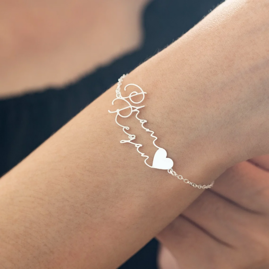 Vòng Tay Khắc Hai Tên Theo Yêu Cầu – Phụ Kiện Cá Nhân Hóa Sang Trọng & Ý Nghĩa